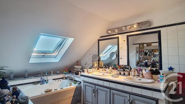 Afficher la photo en grand Maison à vendre - 7 pièces - 372 m2 - SAUZON - 56 - BRETAGNE